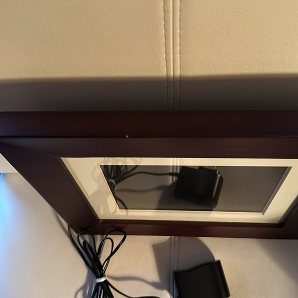 Philips digital photo frame, some wear on the frame. (See photos) - Picture 5 of 5